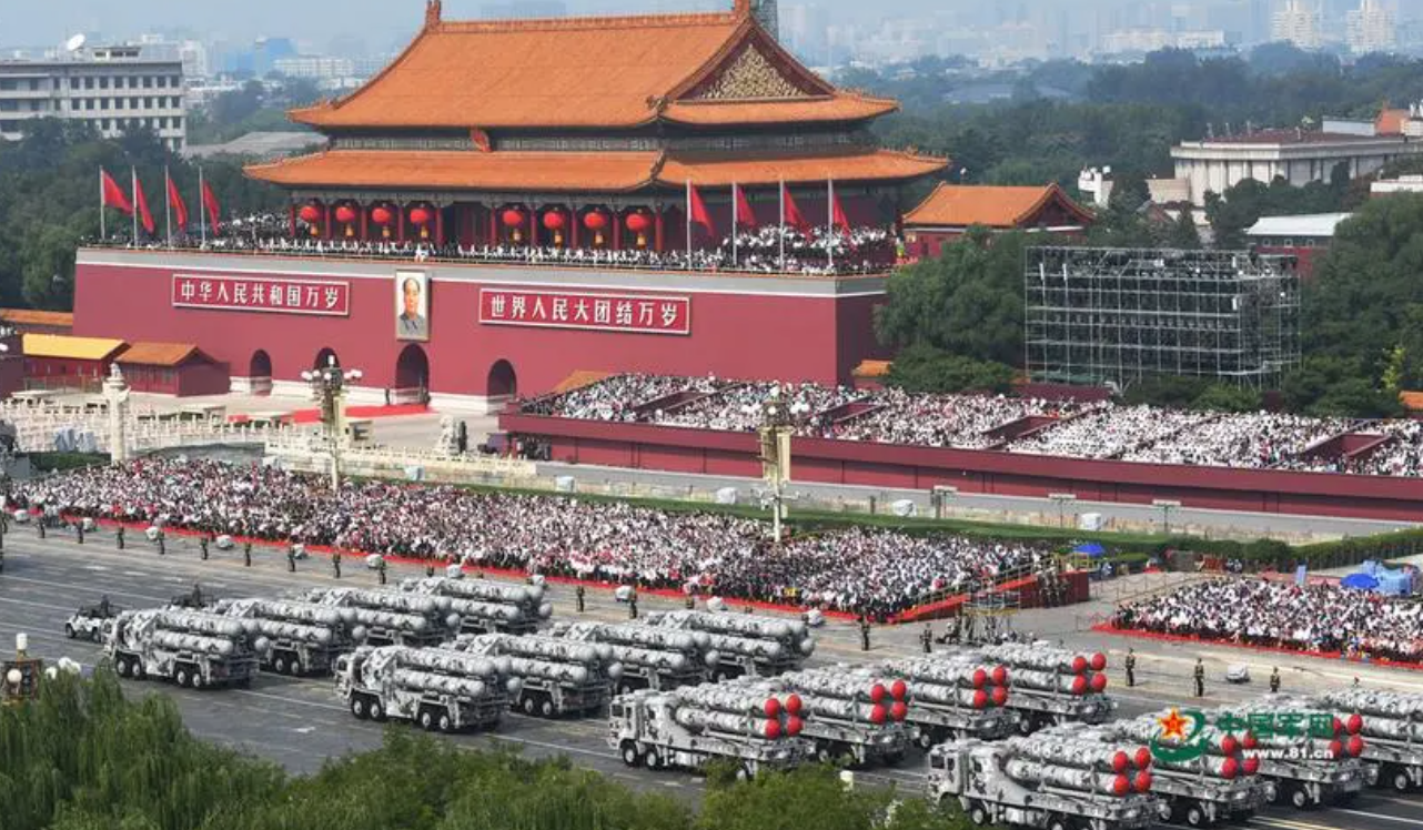 关于中国阅兵中的32个装备方队及其成员介绍，中国阅兵，揭秘32个装备方队及其成员风采