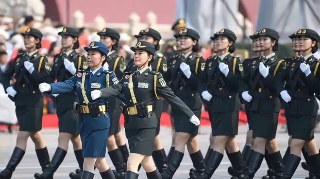 三军女兵方队阅兵，回顾与展望 2009年的辉煌时刻，三军女兵方队阅兵，回顾与展望 2009年的荣耀瞬间