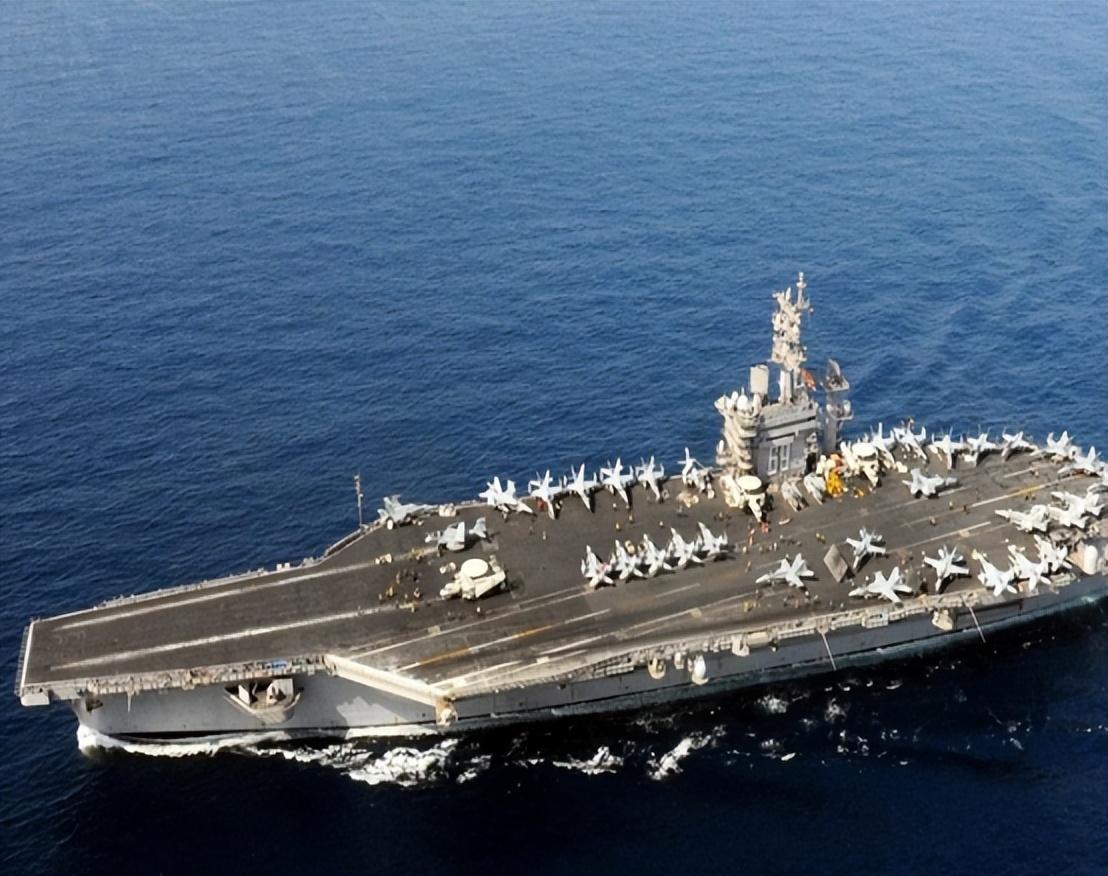 航空母舰，海上的霸主与战略支柱，航空母舰，海上霸主与战略核心