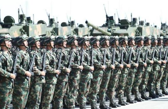 外国人如何评价中国阅兵式，震撼、壮观与敬意，外国人对中国阅兵式的评价与感受，震撼、壮观与敬意涌动