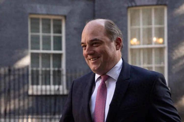 英国现任国防部长，引领英国国防转型的关键人物，英国国防转型引领者，现任国防部长重塑英国国防力量