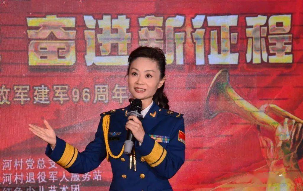 解放军主持人，展现军魂与传媒魅力的完美结合，解放军主持人，军魂与传媒魅力的闪耀结合