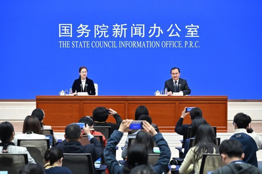 澳门一码一肖一待一中，探寻背后的奥秘与魅力，澳门一码一肖一待一中，背后的奥秘与独特魅力探寻