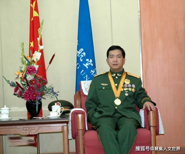 丁晓兵父亲的职业背景探究，丁晓兵父亲的职业背景揭秘