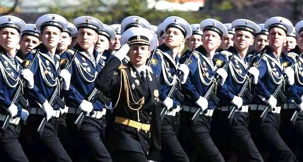 各国阅兵式比较，传统与现代的交融展现，全球阅兵式，传统与现代交融的壮丽展示