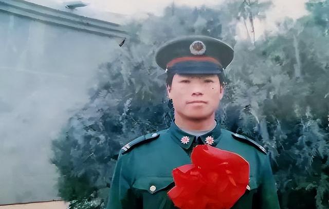 祁发宝勋表六排详解，一位英雄将领的荣誉与贡献，祁发宝勋表六排详解，英雄将领的荣誉与功勋之路