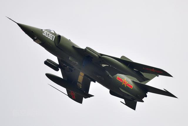 揭秘A-10攻击机的优势，空中霸主的无与伦比的力量，揭秘A-10攻击机的无与伦比空中力量，空中霸主之优势解析