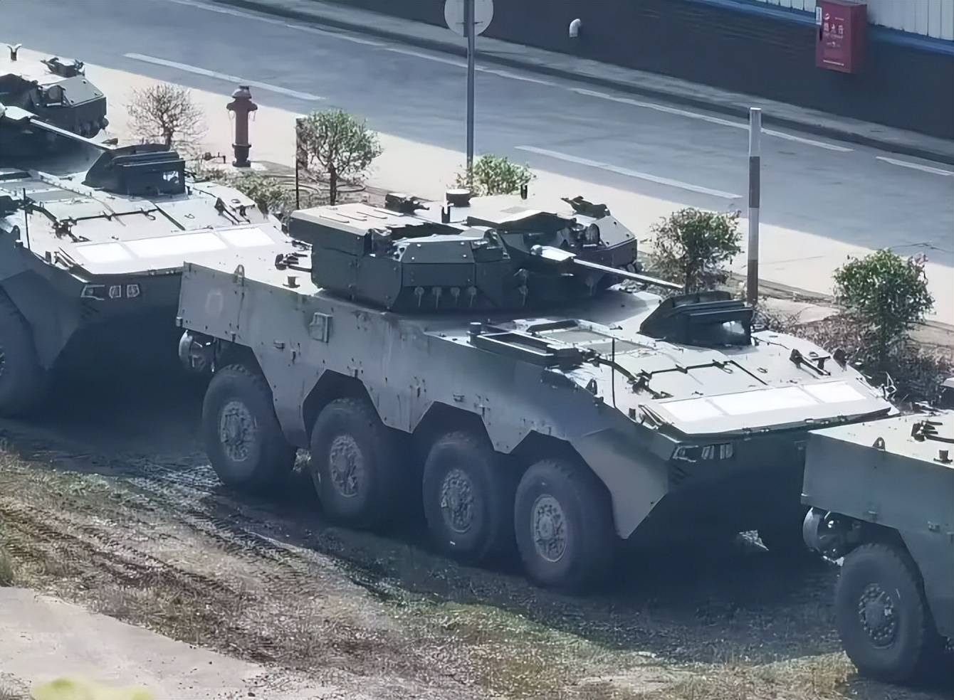 中国轮式步兵战车，技术革新与军事力量的体现，中国轮式步兵战车，技术革新引领军事力量发展