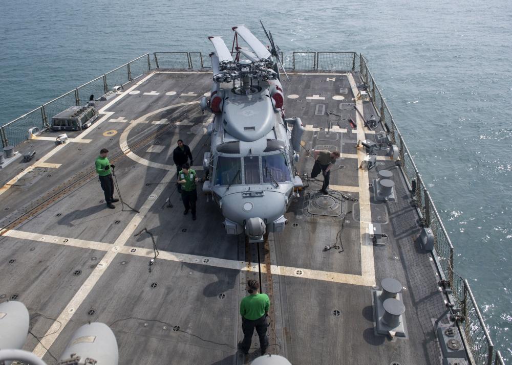 关于我国海军舰艇辽宁舰（舷号，115）退役的文章，辽宁舰（舷号115）海军舰艇退役文章，荣耀与传承的落幕