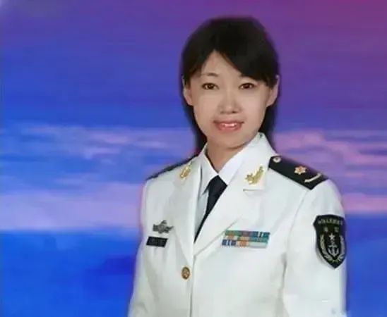 海军杨屹年龄揭秘，一位英勇海军将领的传奇人生，海军将领杨屹的年龄揭秘与传奇人生