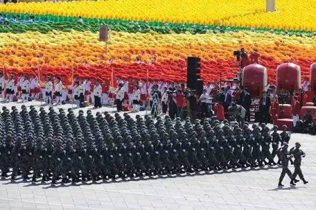 纪念抗日战争胜利七十周年，回顾与前瞻——2015年大阅兵回顾，抗日战争胜利七十周年回顾与前瞻，大阅兵精彩瞬间纪念特辑
