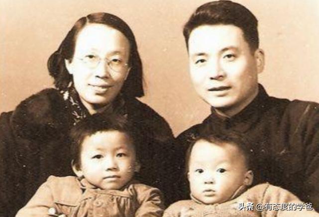 两弹一星邓稼先图片，缅怀伟大的科学家与爱国者，邓稼先图片，缅怀伟大的科学家与爱国者风采