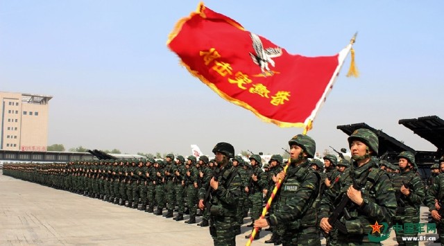 中国人民武装警察部队特种警察学院女生的风采与挑战，中国人民武装警察部队特种警察学院女生风采与面临的挑战
