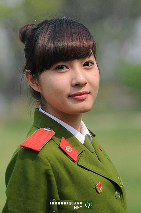 越南人民军中的女兵力量，日益壮大的越南女兵群体，越南女兵力量的崛起，军中日益壮大的女兵群体