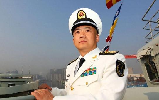 中国舰长军衔，探索海军军官的荣耀与职责，中国海军舰长的荣耀与职责，军衔背后的故事