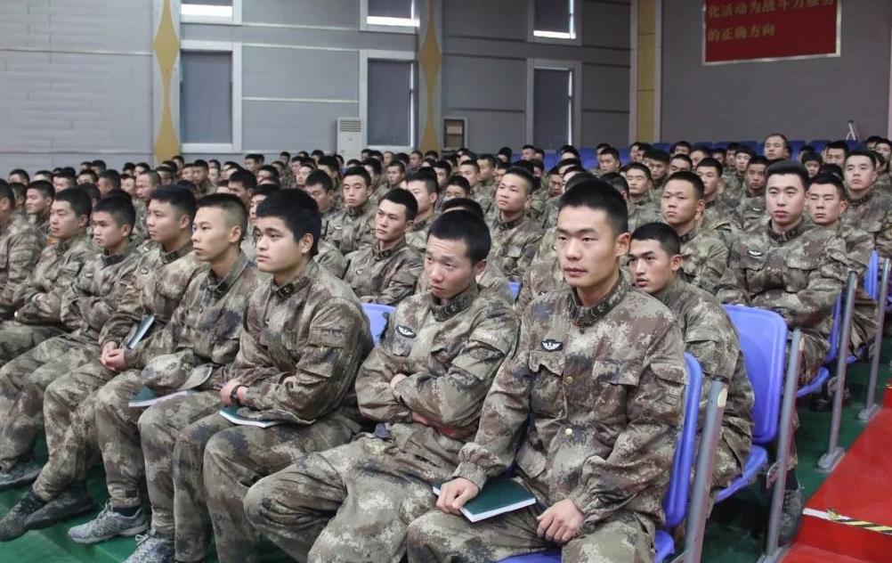 辽宁号航空母舰现任舰长深度解析，辽宁号航空母舰现任舰长深度剖析