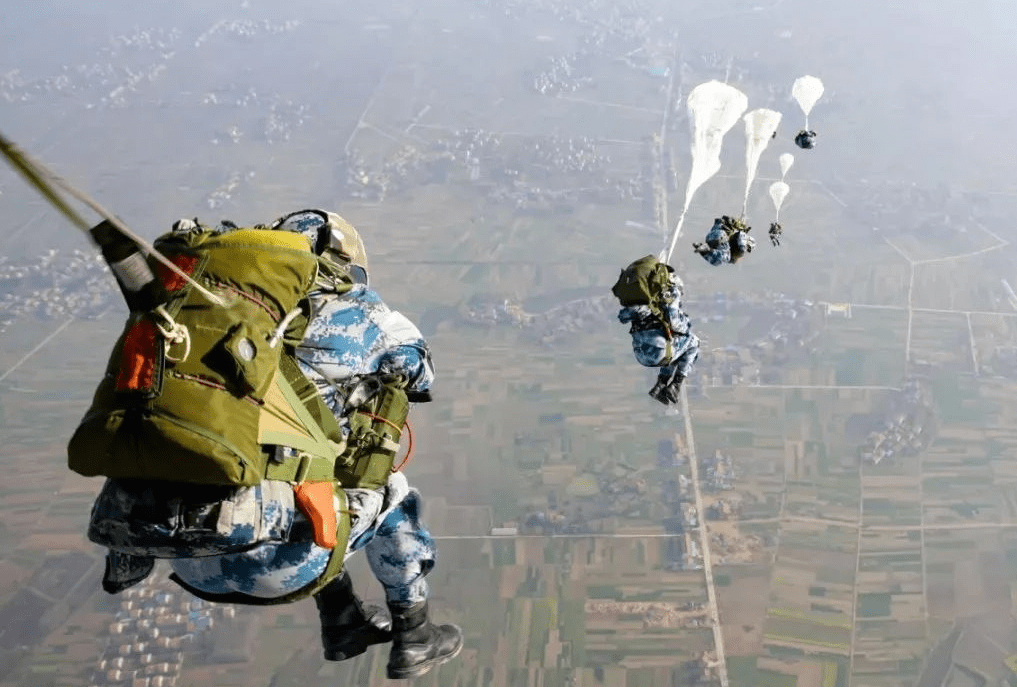 陆军有空降兵吗？——揭秘现代陆军的空降力量，现代陆军揭秘，空降兵的存在与力量