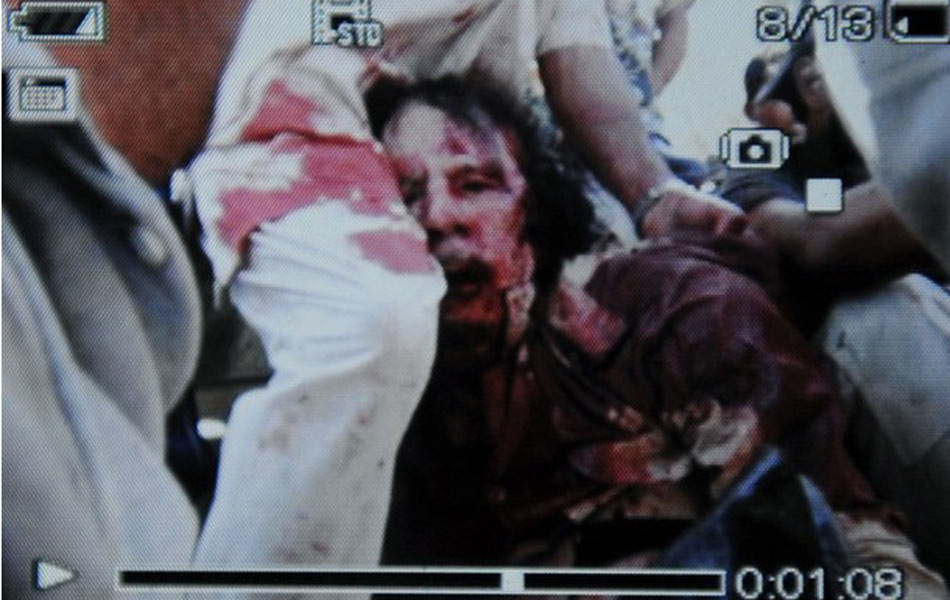 关于卡扎菲死亡照片的真相与反思，卡扎菲死亡照片真相揭秘与反思