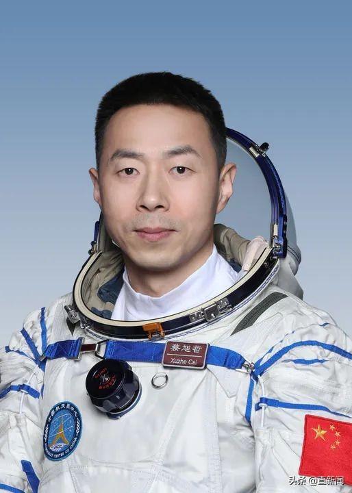 中国人民解放军空军第十五军，荣耀与担当的象征，中国人民解放军空军第十五军，荣耀与担当的典范