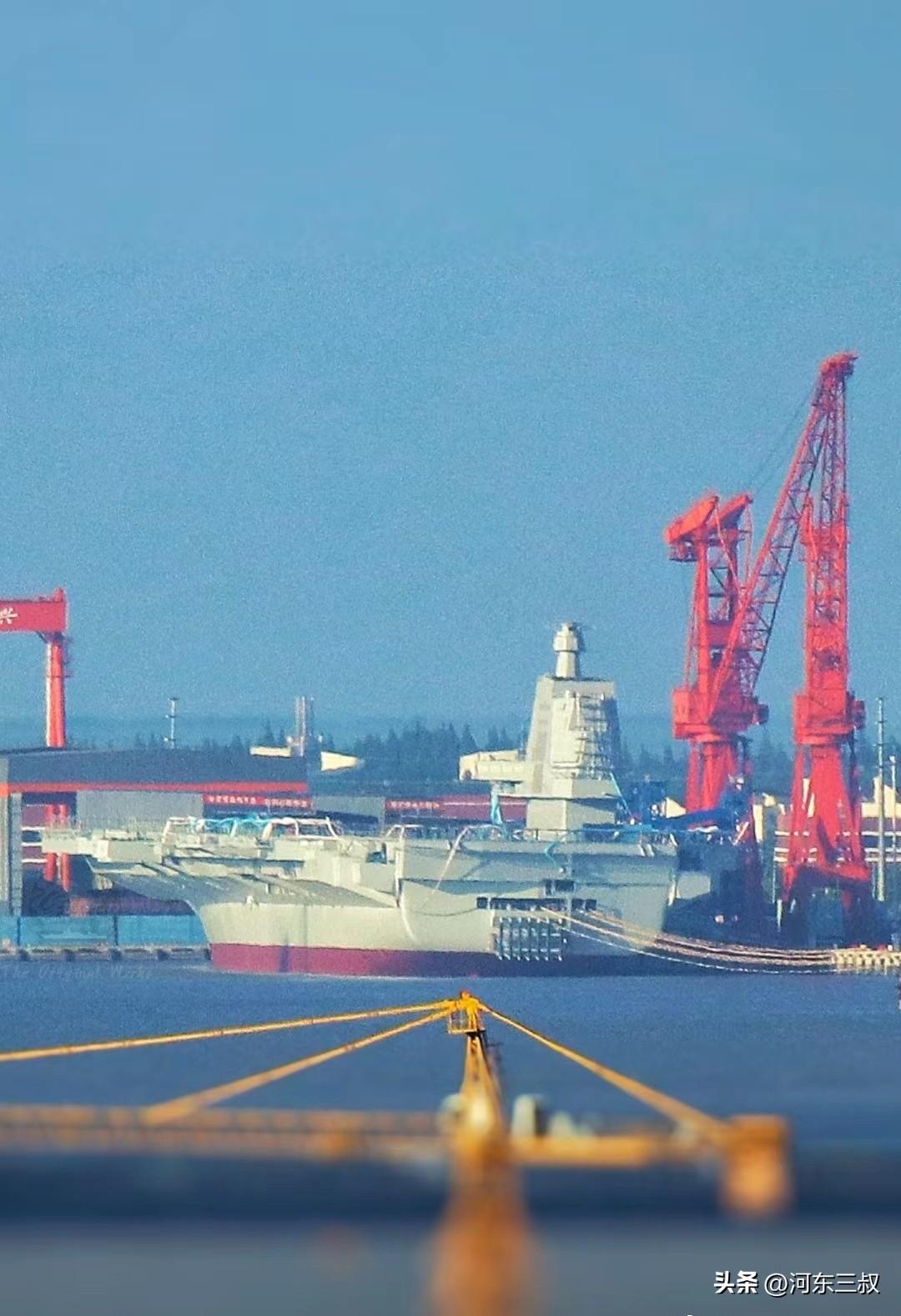 外国人眼中的福建舰，揭示其独特魅力与全球影响力，外国人眼中的福建舰，独特魅力与全球影响力揭秘