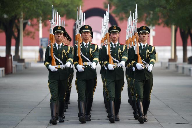 男兵身高达到180cm能否进入仪仗队，探讨与解析，男兵身高180cm能否入选仪仗队，探讨与解析