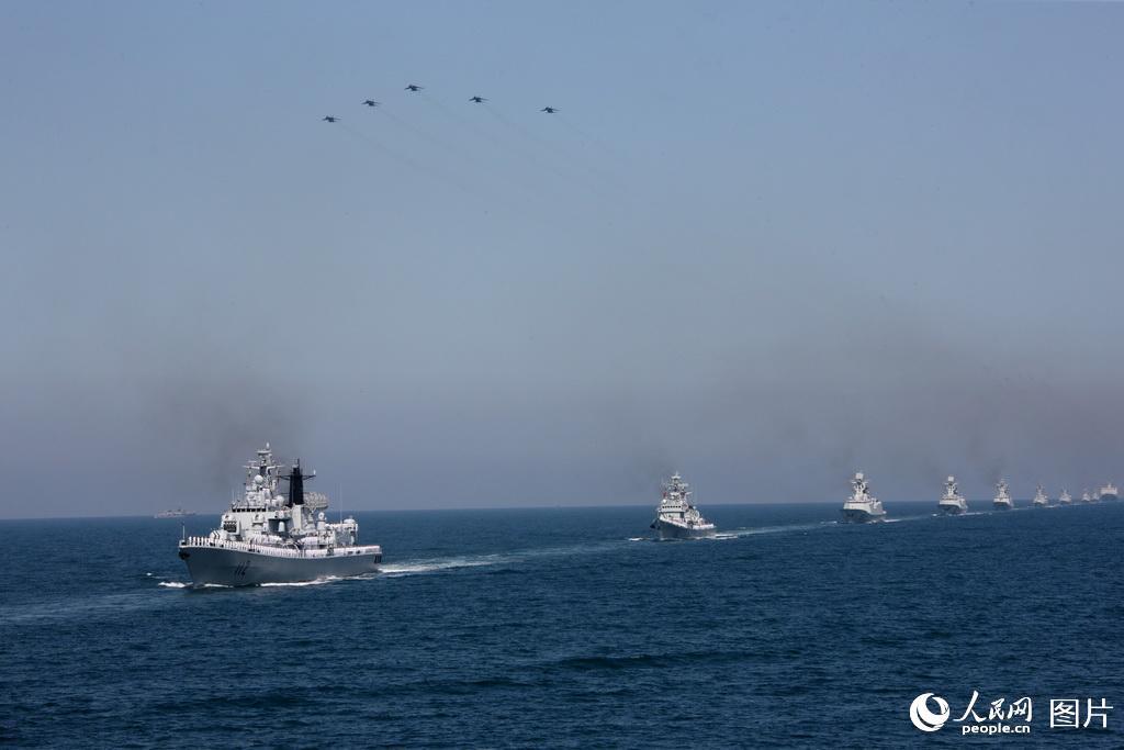 庆祝70周年海上阅兵照片，回顾与前瞻，庆祝70周年海上阅兵回顾与前瞻，壮丽瞬间，展望未来