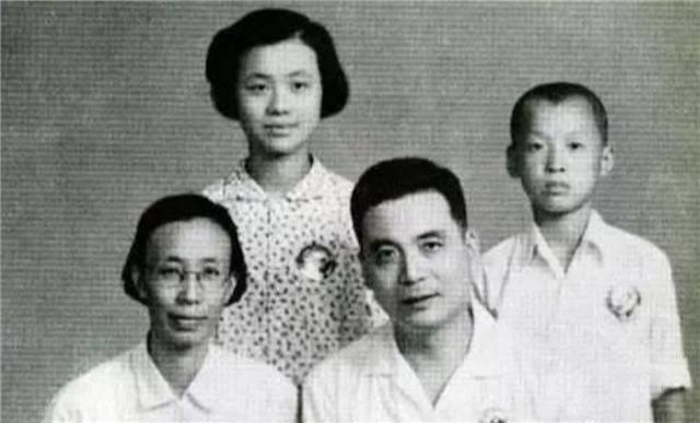 邓志典生平事迹及其影响力，邓志典生平事迹与深远影响力解析
