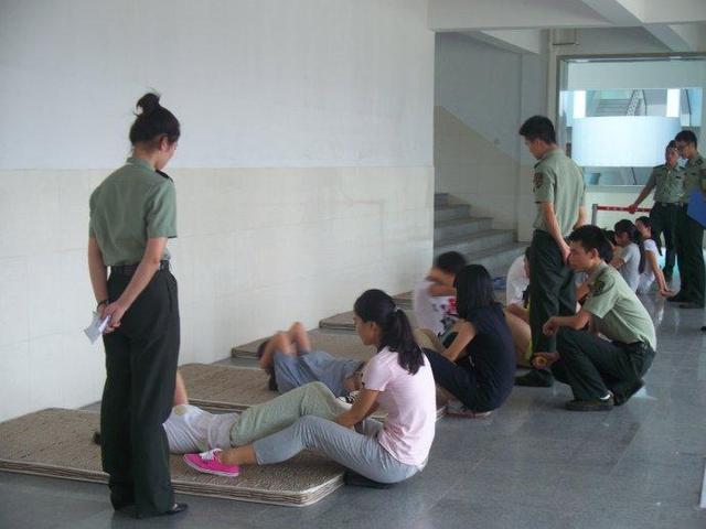 当兵体检真实尴尬瞬间，揭秘体验中的那些事儿，揭秘当兵体检的尴尬瞬间与体验中的故事