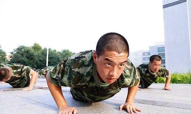 参军前的体能训练，挑战与适应性的关键步骤，参军前体能训练，挑战与适应性的必经之路