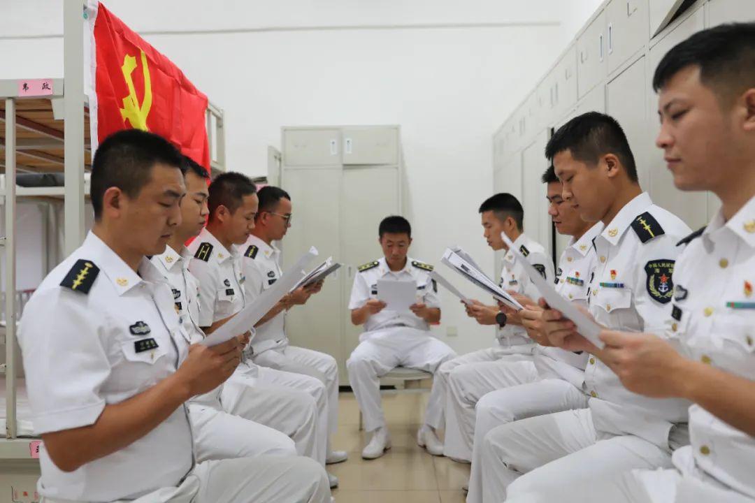 中国海军舰艇一览表及服役舰队概况，中国海军舰艇概览与服役舰队现状