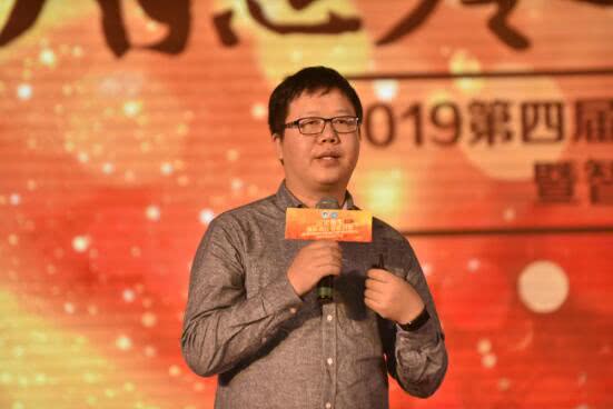 丁晓刚，一位引领时代的佼佼者，丁晓刚，时代翘楚，引领风潮