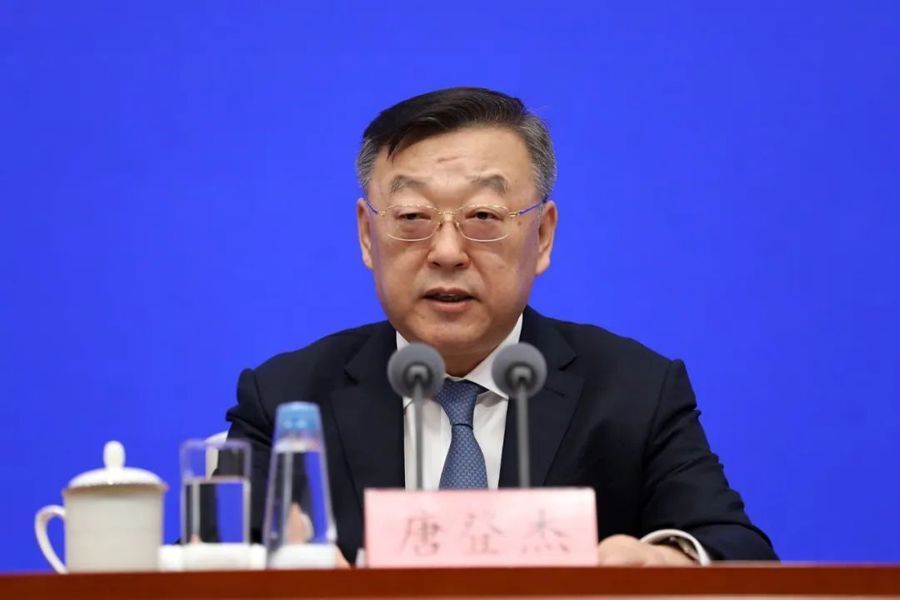 何玉彬总装备部副部长，军事科技领域的卓越领导者，何玉彬总装备部副部长，军事科技领域的杰出领导者风采