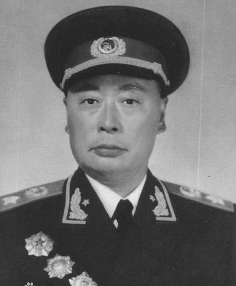 叶飞上将，传奇军事家的辉煌人生，叶飞上将，传奇军事家的荣耀人生