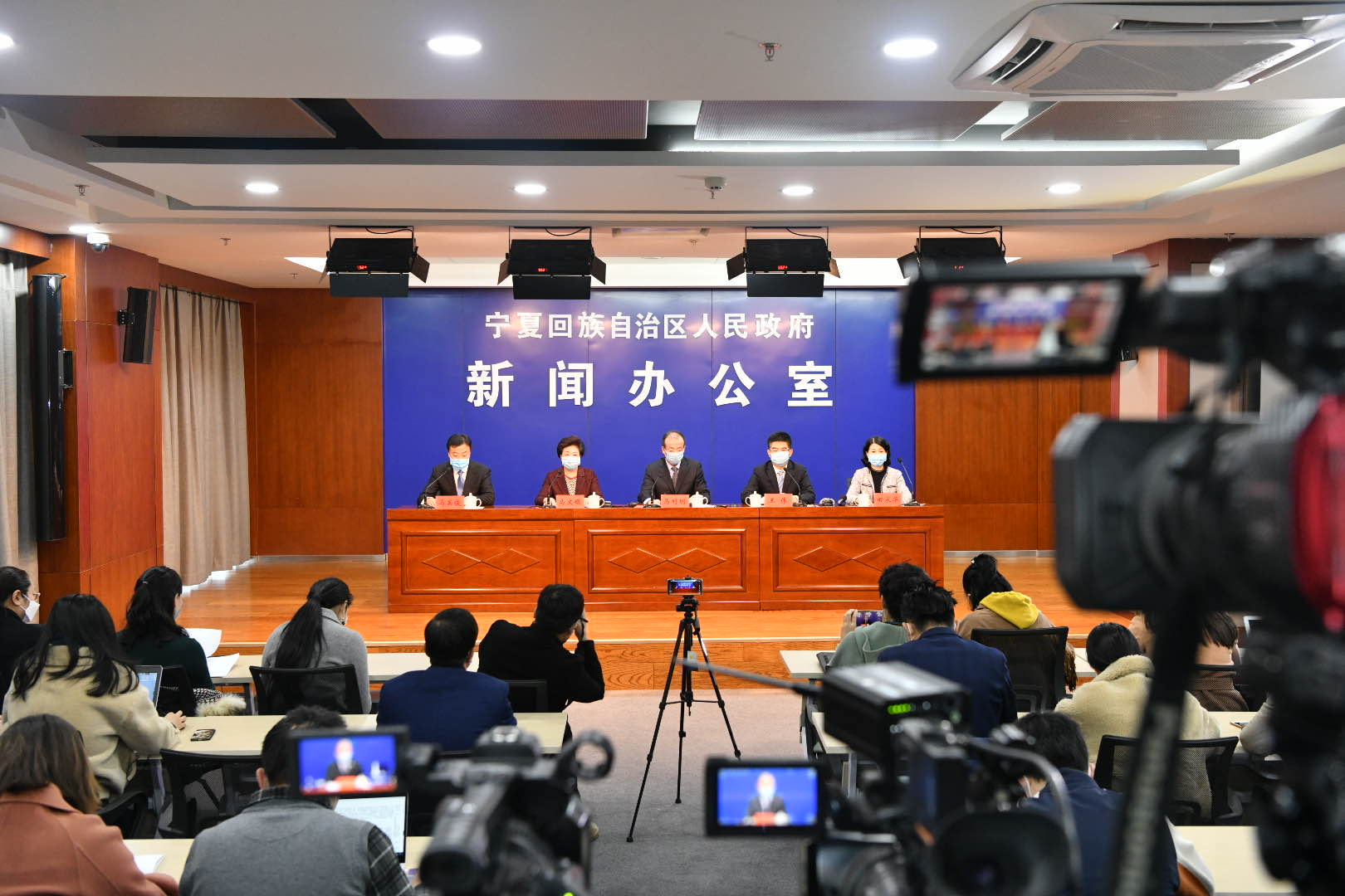 新闻发布会最新消息，揭示行业趋势，引领前沿资讯，新闻发布会揭秘行业趋势，前沿资讯引领未来