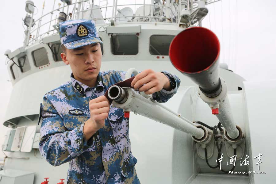 中国东海舰队军人，英勇无畏，守护海洋的坚定力量，中国东海舰队军人，英勇守护海洋的坚定力量