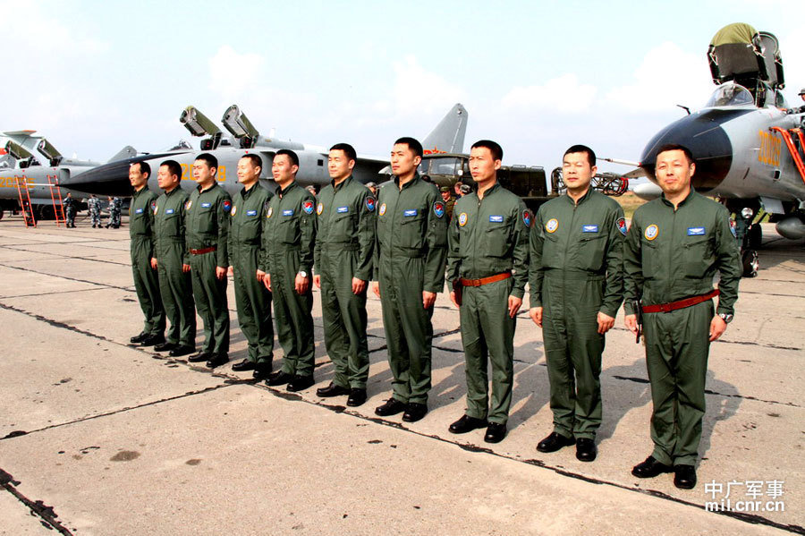 中国空军高清图片大全——领略蓝天之上的英勇力量，中国空军高清图片全景展示，蓝天之上的英勇力量