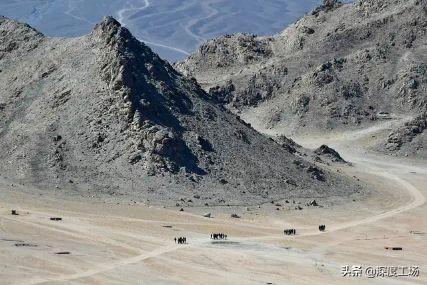 昆仑山号登陆舰载重，探索强大的运载能力，昆仑山号登陆舰强大运载能力探索