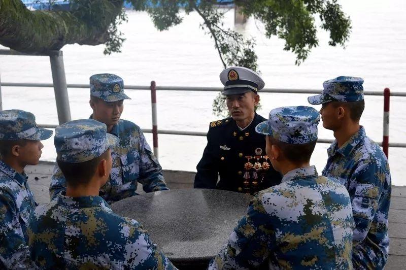 海军舰艇学院，是士官学校吗？详解其背景与特点，海军舰艇学院，士官培养基地？背景与特色详解