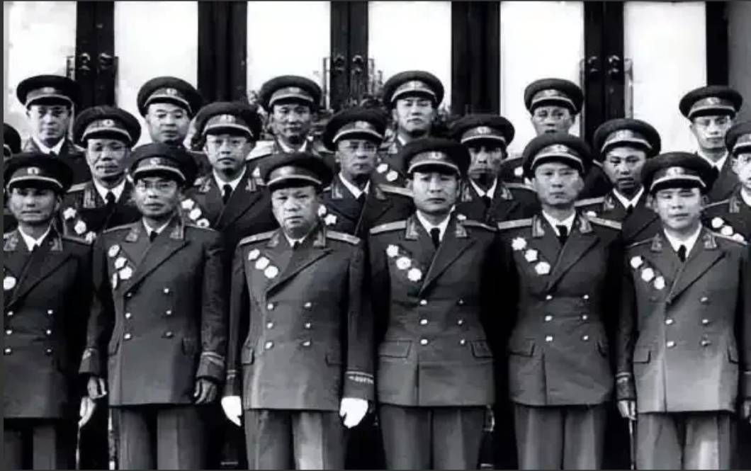 中国开国中将数量及其历史背景分析，中国开国中将数量及其历史背景深度解析