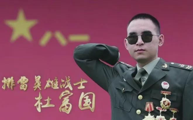 历年八一勋章获得者名单及其卓越贡献，历年八一勋章获得者名单与他们的卓越贡献概览