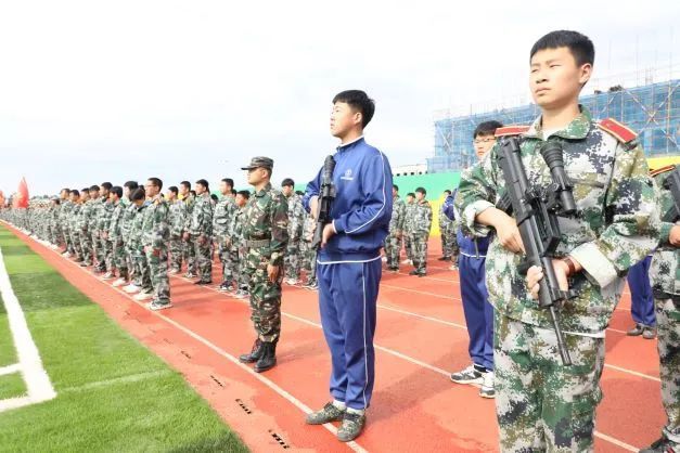 军事课的探索与实践，培养新时代军事素养人才，军事课的探索与实践，培养新时代军事素养人才之路