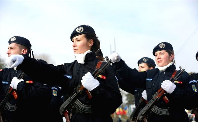 阅兵式女兵平均身高揭秘，身高背后的故事与荣耀时刻，阅兵式女兵平均身高背后的故事与荣耀时刻揭秘