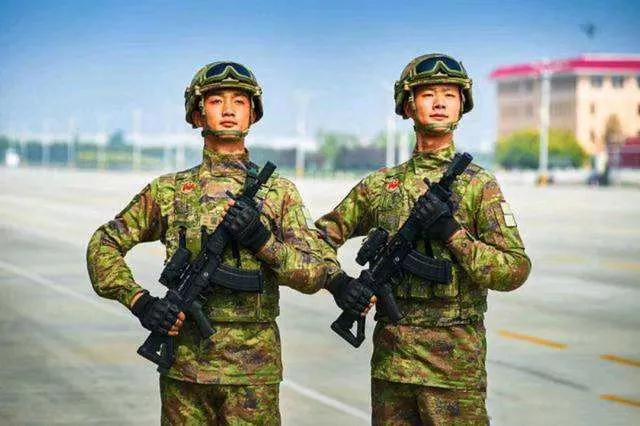 现代战争精英装备