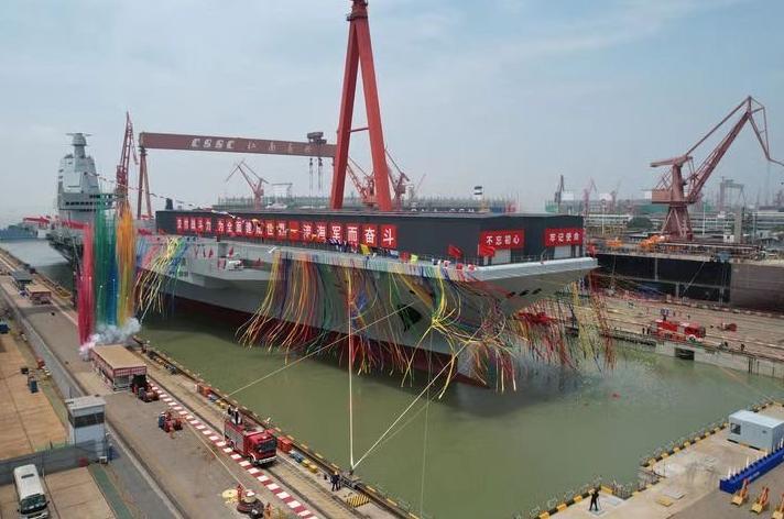 福建舰排水量揭秘，究竟多少吨？，福建舰排水量揭秘，究竟多少吨级？