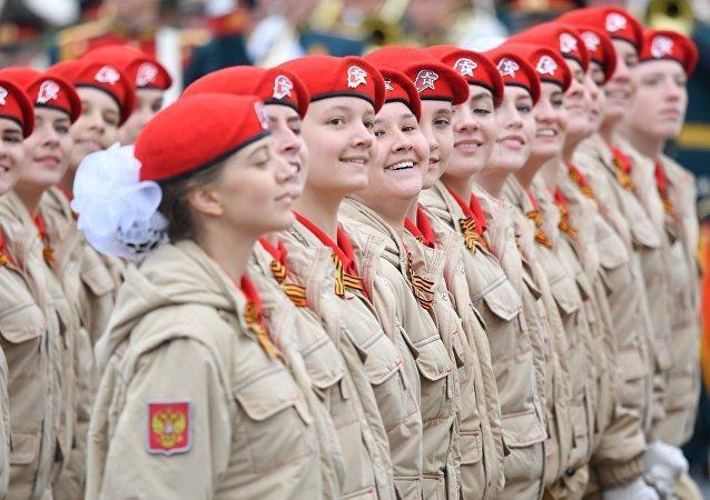 俄罗斯女兵阅兵图片，展现力量与荣耀的瞬间，俄罗斯女兵阅兵风采，力量与荣耀的展现