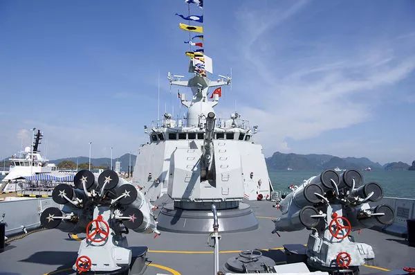 海军575岳阳舰，强大的实力与荣耀的象征，海军575岳阳舰，实力强大与荣耀的象征