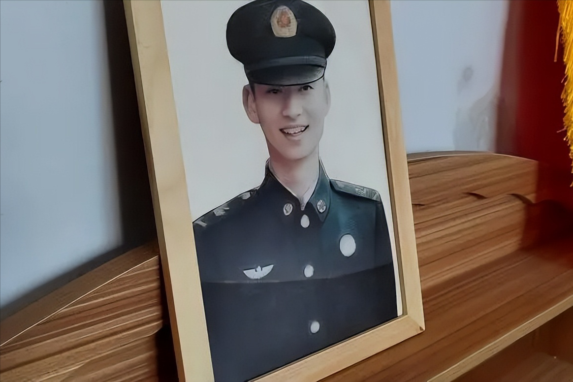 英雄事迹肖思远，无畏前行，铸就传奇，肖思远无畏前行，英雄事迹铸就传奇