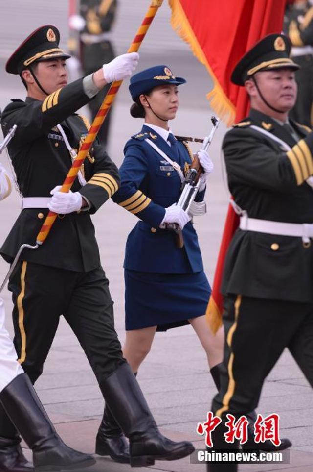 三军女仪仗队图片，展现飒爽英姿与荣耀时刻，三军女仪仗队风采，飒爽英姿与荣耀时刻的图片展示
