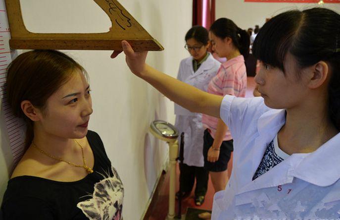 女兵入伍体检经历，挑战与成长，女兵入伍体检之旅，挑战与成长的历程
