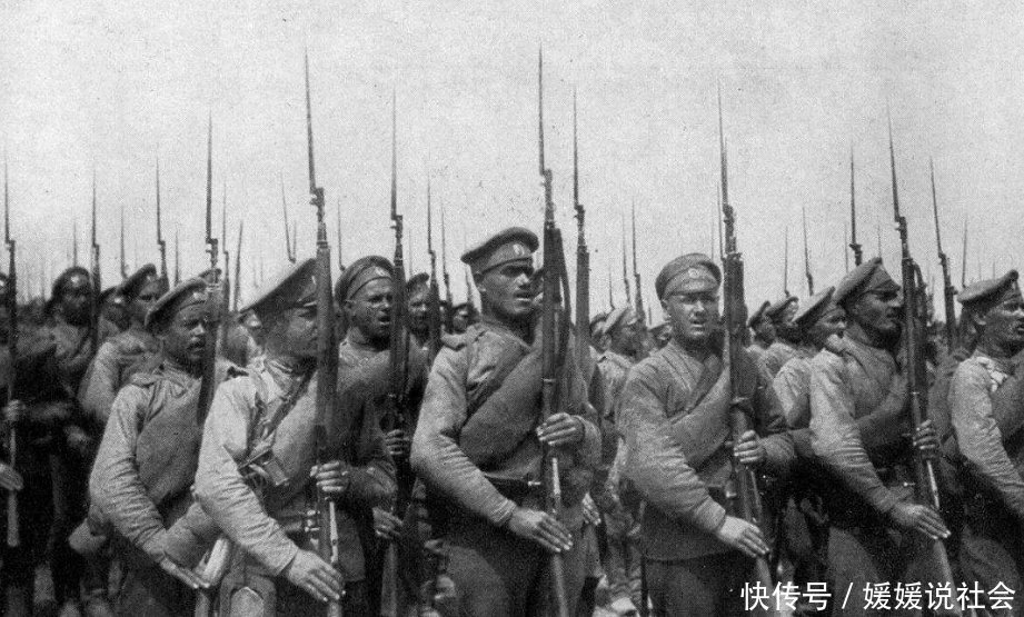 老兵打新兵事件原因深度解析，老兵打新兵事件深度解析，原因探究与反思